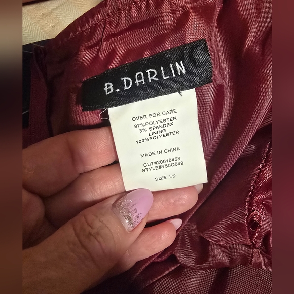 DARLING Elegant Burgundy Evening Silk Gown - Picture 2 of 7